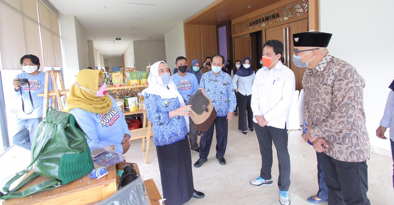 Webinar UMKM “Survive di Masa Pandemi” dimeriahkan dengan Expo UMKM