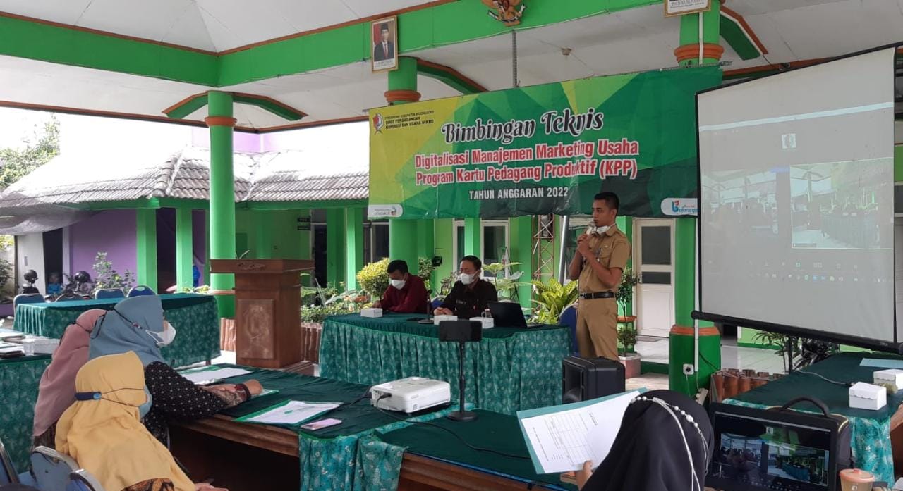Pedagang Bojonegoro Penerima KPP Wilayah Baureno Belajar Digital Marketing