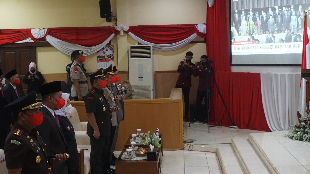 Bupati Anna Bersama DPRD Bojonegoro dan Forkopimda Dengarkan Pidato Kenegaraan Presiden Joko Widodo