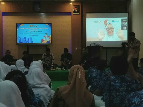Dinkominfo Gelar Diskusi Literasi Digital Generasi Milenial di SMAN 1 Bojonegoro