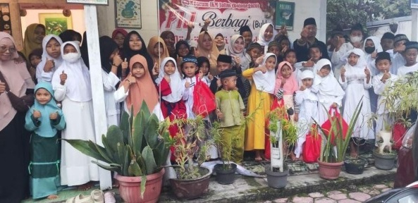IKM FIJ Bojonegoro Gelar Buka Bersama dan Beri Santunan Anak Yatim Piatu