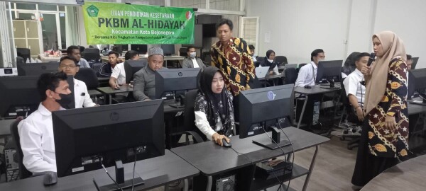 Ujian Sistem Online, PKBM Al Hidayah Gelar UPK Paket C di Gedung PIP Kominfo