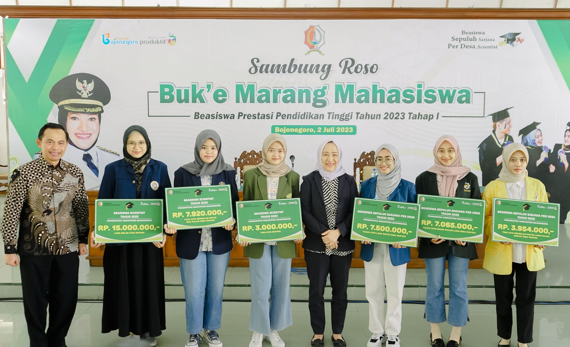 Animo Pendaftar Naik, Bupati Bojonegoro Terus Tambah Jumlah Penerima Beasiswa Prestasi