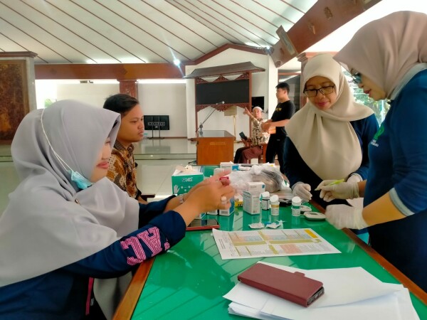 Peringati Hari Ibu, Layanan Kesehatan Pemkab Bojonegoro Disambut Antusias Peserta