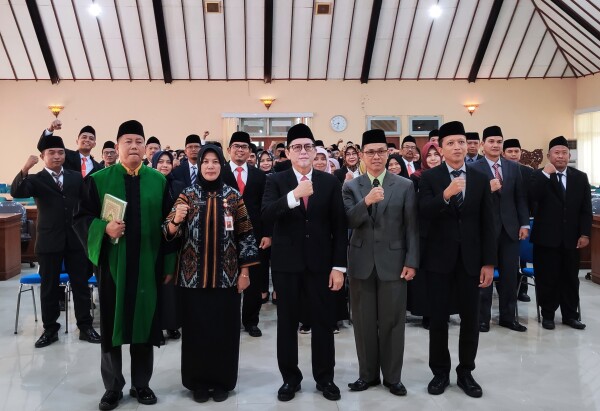 Pj Bupati Bojonegoro Lantik 71 PNS untuk Penempatan Jabatan Baru, Dorong Kebijakan yang Strategis dan Inovatif