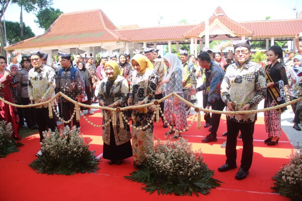 Pemkab Bojonegoro Gelar Pembukaan Pekan Batik Daerah Budaya Bangsa, Tingkatkan Ekonomi Masyarakat