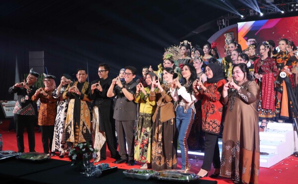 Lomba Fashion Batik di Bojonegoro Jadi Ruang Desainer Daerah Go International