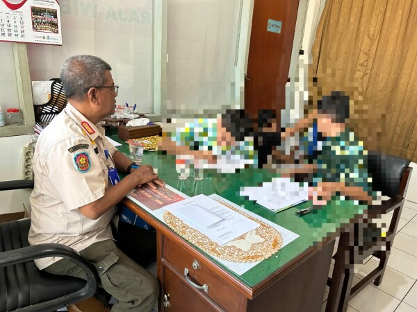 Satpol PP Bojonegoro Gelar Operasi Sayang, Tertibkan Pelajar Bolos Sekolah