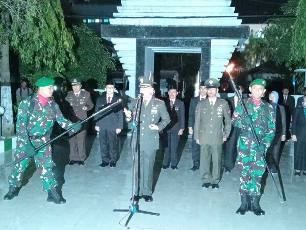 Pj Bupati Bojonegoro dan Forkopimda Ikuti Renungan Suci di TMP, Doakan Para Pahlawan Pejuang Kemerdekaan