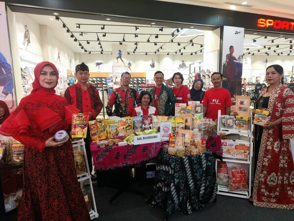 FIJ Bojonegoro Promosikan Produk IKM di Gresik, Bangun Kebersamaan Tembus Pasar Modern