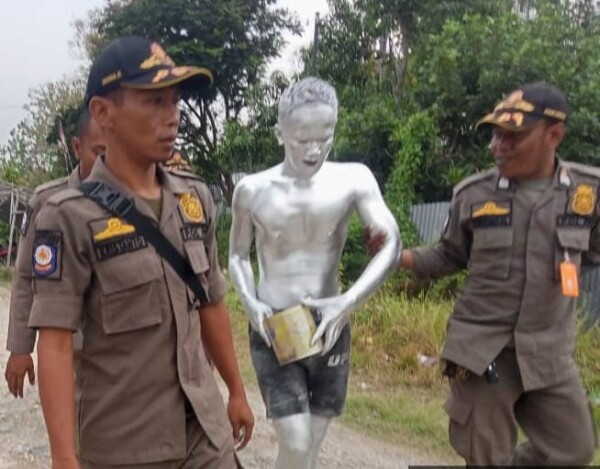 Satpol PP Kembali Gelar Razia di Traffic Light, Lakukan Pembinaan 1 Orang ‘Manusia Silver