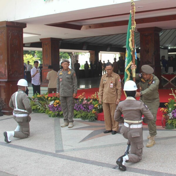 Pemkab Bojonegoro Terima Kirab Pataka Jer Basuki Mawa Beya dari Ngawi, Estafet Diberangkatkan ke Tuban