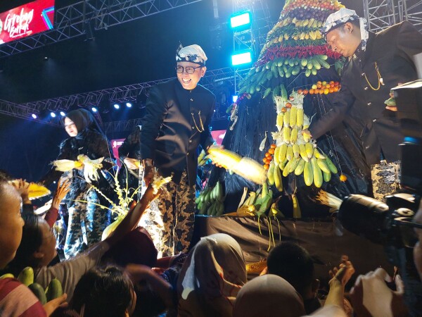 Pemkab Bojonegoro Gelar Grebeg Berkah, Ribuan Warga Datang di Alun-alun
