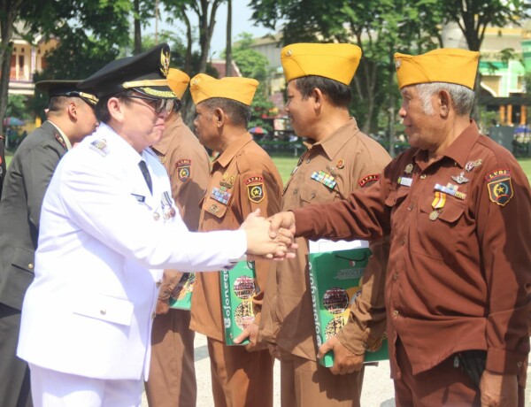 Pj Bupati Bojonegoro Pimpin Upacara Hari Pahlawan, Berharap Implementasikan Nilai Kepahlawanan Sesuai Tantangan Zaman