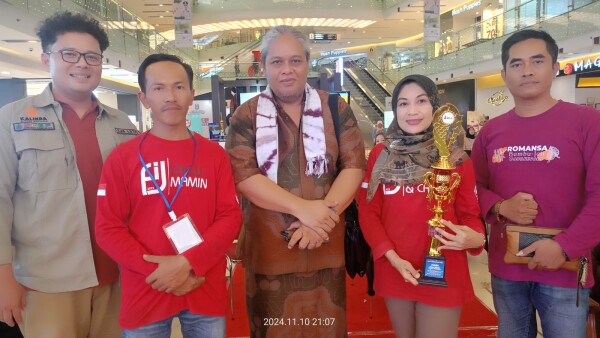 FIJ Bojonegoro Raih Penghargaan Stand Omzet Tertinggi di JEEF 2024