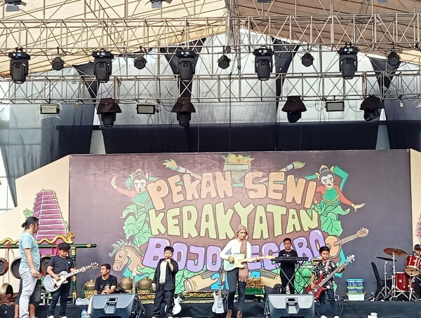 Parade Band dan Lomba Mural Meriahkan Rangkaian Pekan Seni Kerakyatan Bojonegoro Hari Kedua
