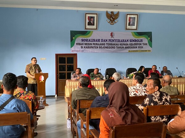 Tingkatkan Produksi Tembakau, Pemkab Bojonegoro Beri Bantuan Mesin Perajang ke Petani