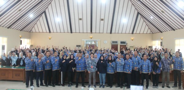 Hari Kedua Bimtek Kader Posyandu Bojonegoro, Peserta Antusias Ikuti Materi Pelayanan 6 Bidang SPM