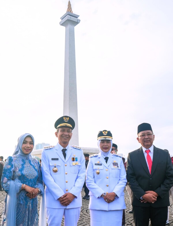Bupati Bojonegoro Setyo Wahono dan Wakil Bupati Nurul Azizah Resmi Dilantik Presiden RI di Istana Negara