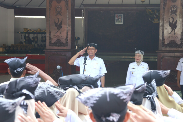 Pimpin Apel ASN di Halaman Pendopo, Bupati Bojonegoro: Mari Bersama Wujudkan Harapan Masyarakat
