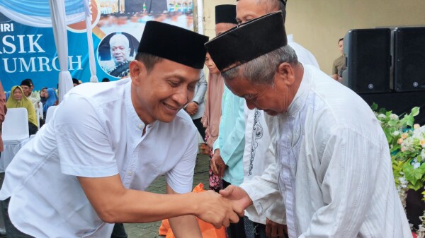 Awali Safari Ramadhan, Bupati Bojonegoro Berkomitmen Bangun Ekonomi Rakyat Berbasis Konten Lokal Desa