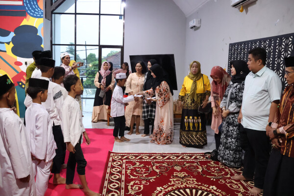 FIJ Bojonegoro Gelar Buka Bersama dan Beri Santunan Anak Yatim Piatu