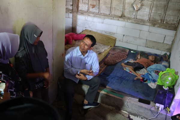 Program KUSUMO Digelar di Tambakrejo, Bupati Bojonegoro Bertemu dan Berdialog Langsung di Rumah Warga