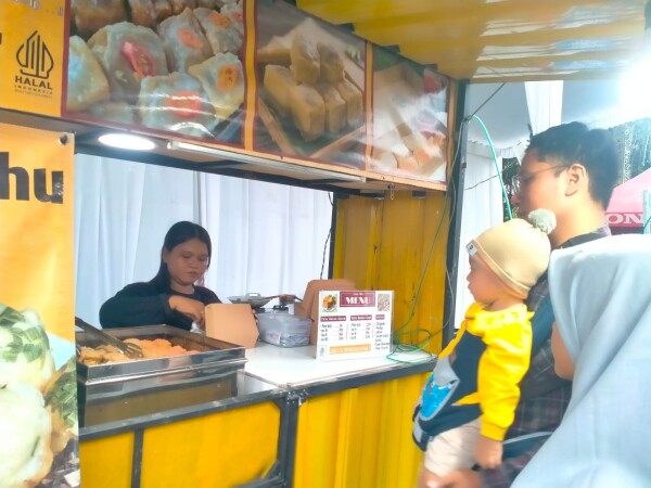 Puluhan Stand UMKM Ikut Meriahkan Parade Oklik Pemkab Bojonegoro