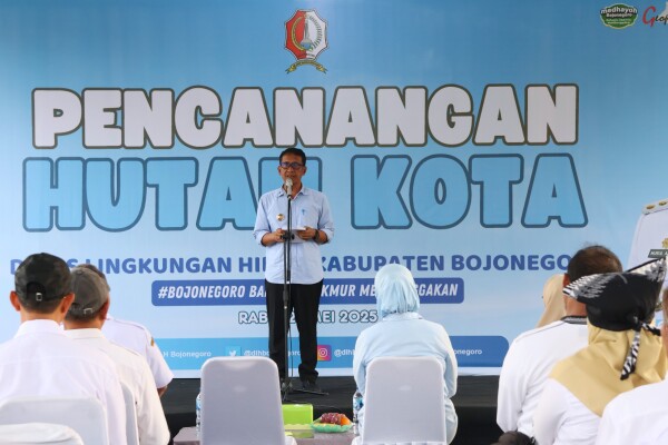 Lestarikan Lingkungan, Bupati Bojonegoro Inisiasi Pencanangan Hutan Kota di Ledok Kulon