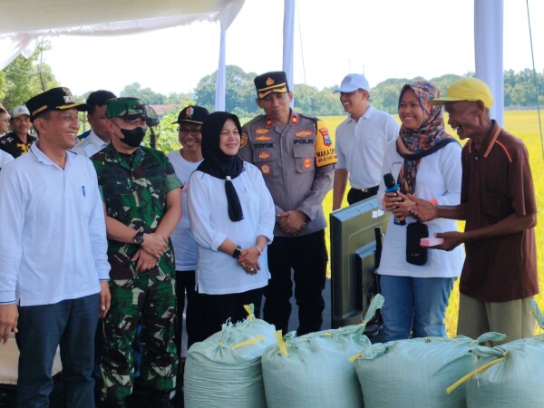 100 Hari Kerja Bupati dan Wakil Bupati Bojonegoro: Menyalakan Optimisme Menuju Bojonegoro Bahagia, Makmur, dan Membanggaka