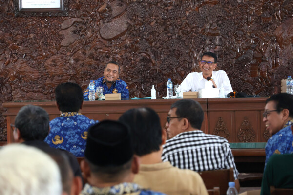 Dialog Interaktif SAPA BUPATI Ke-3 Digelar, Pemkab Bojonegoro Kenalkan Batik Daerah Lewat Wastra Batik Festival 2025