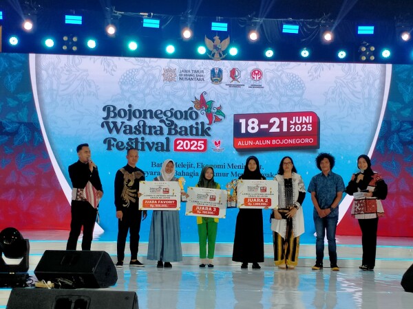 Anak-anak Muda Antusias Ikuti Lomba Desain Ilustrasi Fashion, Bojonegoro Wastra Batik Festival 2025 Makin Semarak