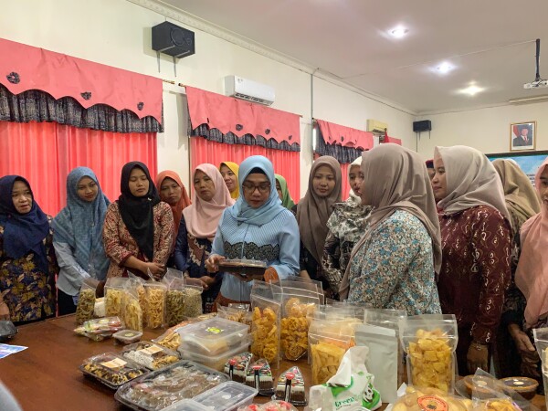 Siap Naik Kelas, Pelaku IKM di Bojonegoro Ikuti Bimtek Marketing dan Branding Produk