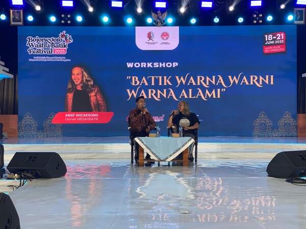 Hari Ketiga Bojonegoro Wastra Batik Festival 2025, Perajin Batik dari Berbagai Daerah Ikuti Workshop Batik Warna Alami