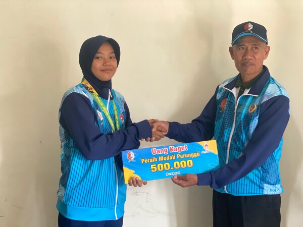 Membanggakan, Okta Ayu Atlet Taekwondo Bojonegoro Raih Medali Pertama di Porprov Jatim 2025