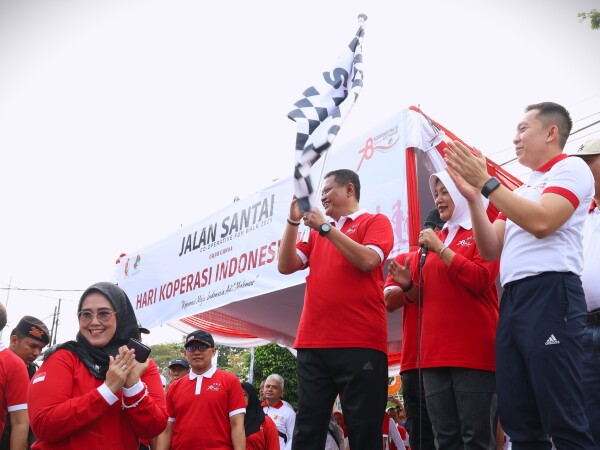 Jalan Santai Diikuti Ribuan Warga Berlangsung Meriah, Jadi Penutup Rangkaian Acara Hari Koperasi Ke-78 di Bojonegoro