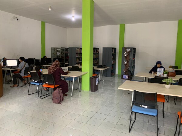 Ruang Baca Perpusda Bojonegoro Makin Nyaman, Pengunjung Betah Membaca Buku