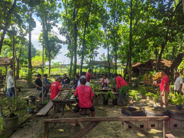 Inspiratif, Warga Ngraseh-Bojonegoro Dirikan Kominitas Alamsantri untuk Membangun Masyarakat Desa