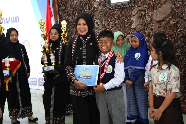 Asah Keterampilan Literasi, 10 Anak Semangat Ikuti Final Lomba Bertutur Cerita Rakyat dengan Dialek Bojonegaran