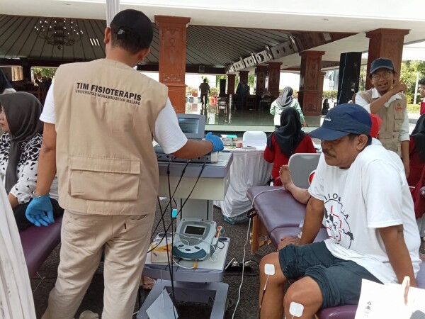 Wujudkan Lansia Sehat Mandiri, Pemkab Bojonegoro Gelar Seminar dan Beri Layanan Fisioterapi Gratis