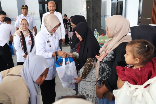 Turunkan Kasus Stunting, Pemkab Bojonegoro Kampanyekan Gerimis Madu dan Gemarikan