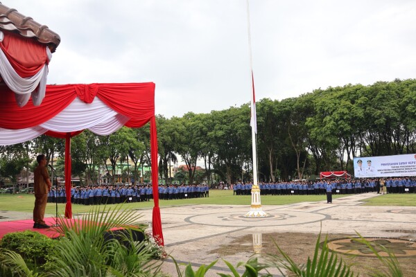 Pemkab Bojonegoro Resmi Serahkan SK Kepada 1.430 CPNS dan PPPK, Dorong Tingkatkan Layanan Publik