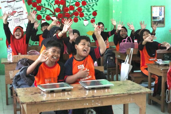Siswa Siswi SDN Sukorejo 1 Bojonegoro Antusias Sambut MBG, Pihak Sekolah Pastikan Menu Sesuai Standar Kualitas