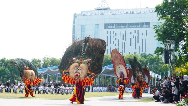 Tarian Kolosal dan Ragam Kesenian Tampil Memukau pada Puncak HJB Ke-348 di Alun-alun Bojonegoro