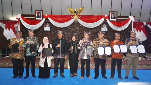 Momen HJB Ke-348, Bupati Bojonegoro Tandatangani MoU dengan Delapan Kampus