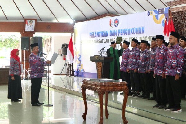 Pengurus PPDI Bojonegoro Dilantik, Bupati Setyo Wahono: Terus Tingkatkan Profesionalitas untuk Layanan Publik