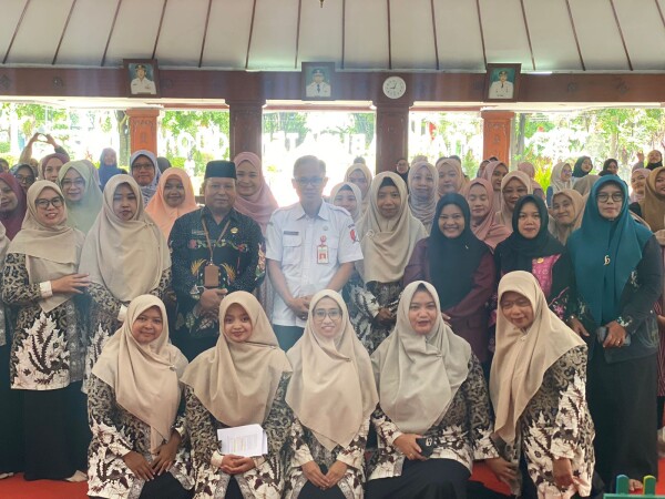 Apresiasi Kegiatan Parenting KB/RA Perwanida, Pemkab Bojonegoro Dorong Generasi Berkarakter dan Bermental Kuat