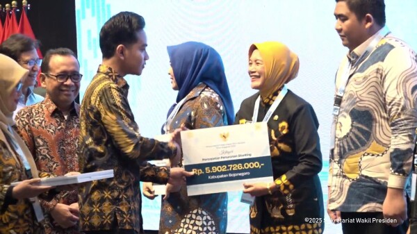 Bojonegoro Raih Penghargaan Percepatan Penurunan Stunting, Diberikan Langsung oleh Wapres Gibran Rakabuming Raka