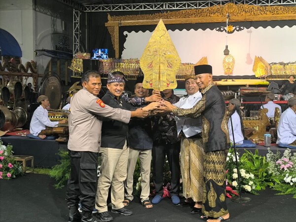 Pagelaran Reog dan Wayang Kulit Meriahkan Rangkaian Hari Jadi Bojonegoro Ke-348 di Ngaglik-Kedungadem