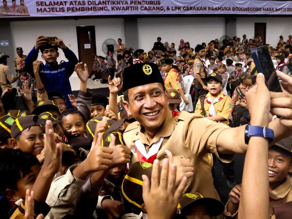 Mabincab dan Kwarcab Pramuka 2025-2030 Dilantik, Bupati Bojonegoro Tekankan Penguatan Karakter dan Kedisiplinan